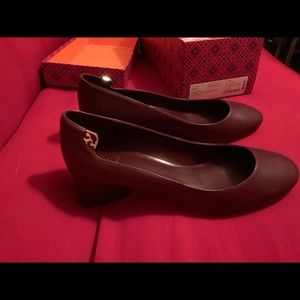 NIB Tory Burch Elizabeth 40mm Round Roe Pump